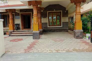 ペンション Sri Krishna Palace