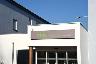 בית מלון כפרי Ibis Styles La Louviere