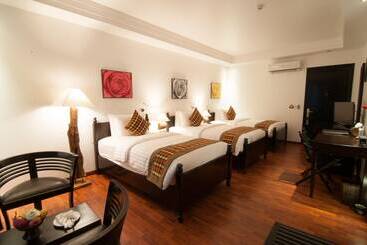 Hotel La Rose Suites