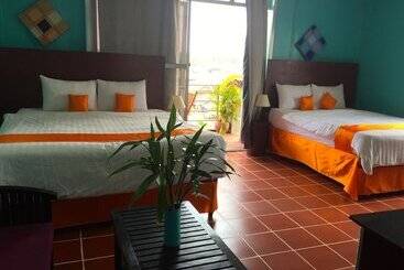 هتل River Dolphin