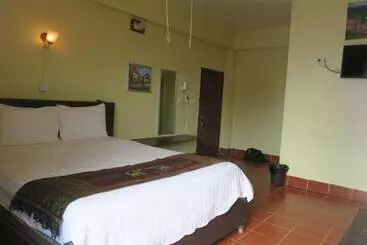 هتل River Dolphin