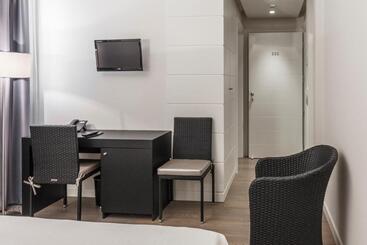 בית מלון כפרי Tag