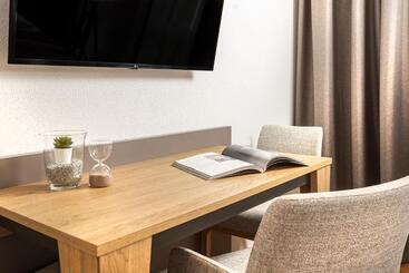 هتل Lms   La Maison Suisse   Döttingen