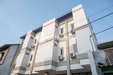 בית מלון כפרי Astana Malioboro Mitra Reddoorz