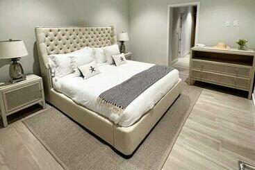 Palm Cay Marina And Resort