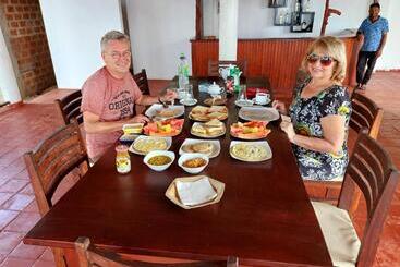 酒店 Helios Beach Resort