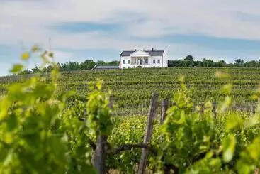 Hotelli Kincsem Kastély