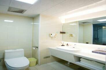 Otel Greentree Inn Liao Cheng Shen Country Bus Station Business