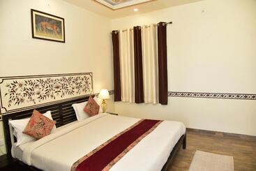 פנסיון The Trinetra Villa