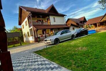 پانسیون Casa Chindris