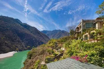 Hotel Raga On The Ganges