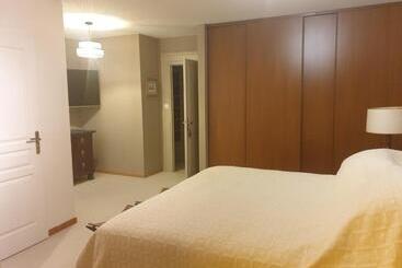 بنسيون Au Clos Du Bourg