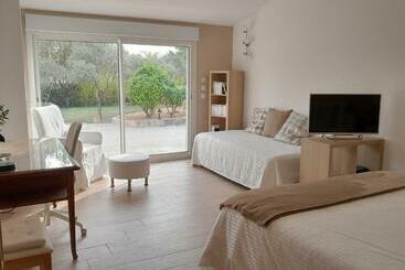 Bed & Breakfast Au Pays De Cézanne