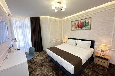 Garnet Hotel Tashkent