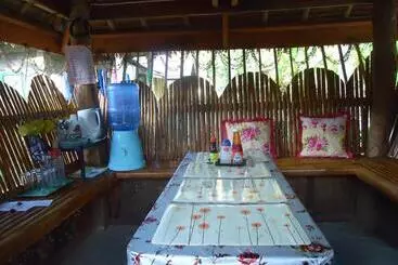 Lhoyjean Garden Hostel