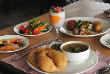 هتل Raniban Retreat