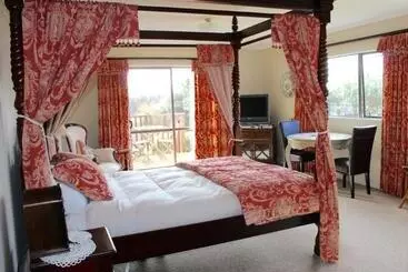 Tudor Manor Bed & Breakfast