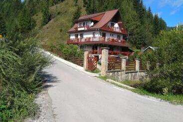 Pensiunea Roua Diminetilor