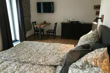 Aamiaismajoitus (B&B) Gästehaus Lausnitz Zimmer