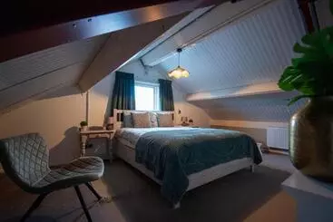 Nocleg ze śniadaniem Sfeervol Appartement Het Knooppunt