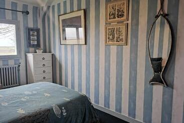 膳宿费 Entre Mont St Michel Et Merveille