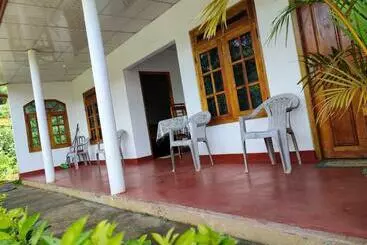 Majatalo Greenish Inn