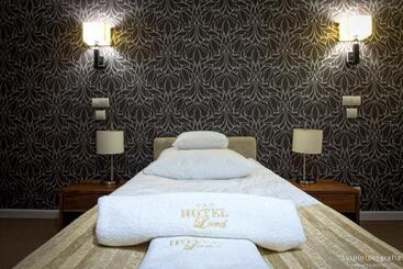 ホテル Lord Krosno