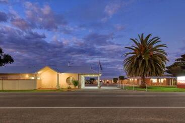 Motel Country Gardens Motor Inn