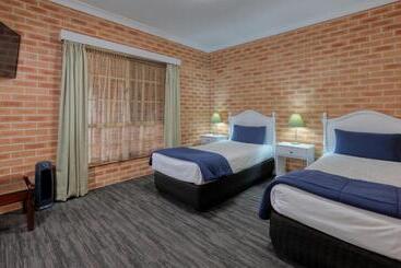 מוטל Country Gardens Motor Inn