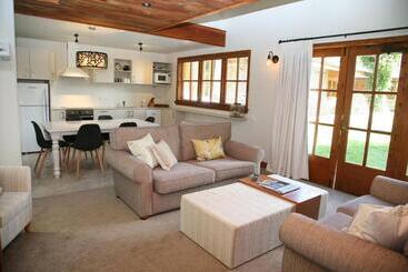 مبيت وإفطار Wanaka Homestead Lodge & Cottages