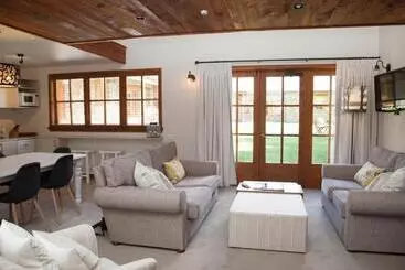 Nocleg ze śniadaniem Wanaka Homestead Lodge & Cottages