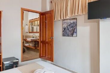 فندق Blu Galapagos Sustainable Waterfront Lodge