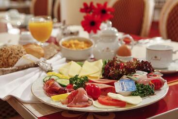 Hotelli Gästehaus Kaiserhof Lübeck