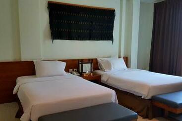 Отель Luwansa Beach