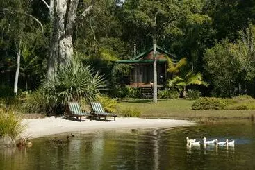주택 Lake Weyba Cottages Noosa