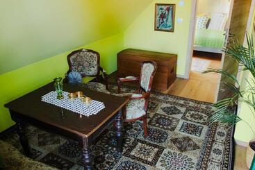 Bed and Breakfast Amd Chalet