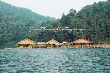 Pensiune Sweet Home Floating House