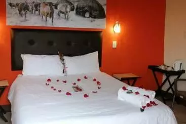 Majatalo Nogixa Lodge