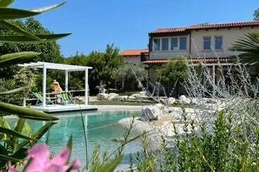 Huoneistohotelli Villa Tilly