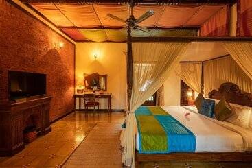 Hotel Hoysala Village Resort