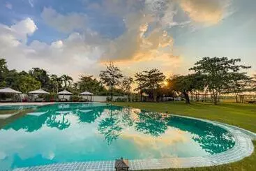 Samanea Beach Resort & Spa