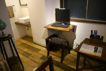 Szálló Jhoppers Hiroshima Guesthouse