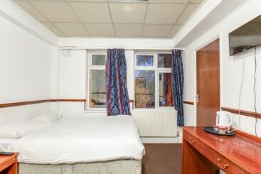 Vii Hotel & Indian Restaurant