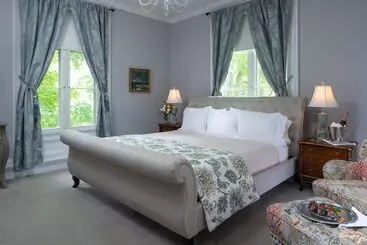 Bed & Breakfast Landmark Inn