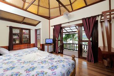 Sunwaree Phi Phi Resort