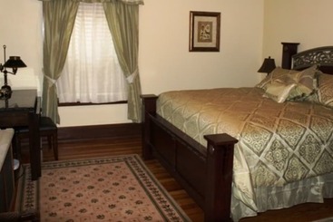 Walton Manor Inn Bed & Breakfast