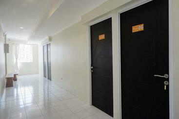 בית מלון כפרי Reddoorz Near Sto Telkom Tarakan