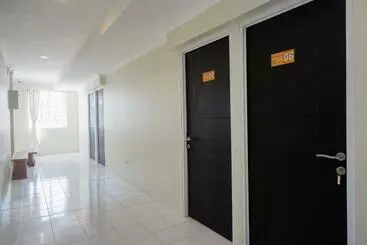 ホテル Reddoorz Near Sto Telkom Tarakan