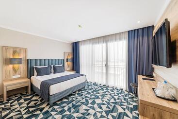 Отель The Arkin Iskele