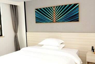 Yimi Hotel Sanyuanli Subway Station